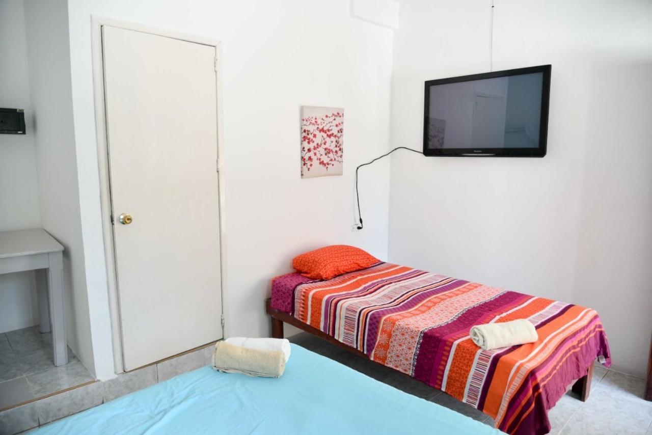 Hotel La Famiglia à Isla Mujeres Extérieur photo