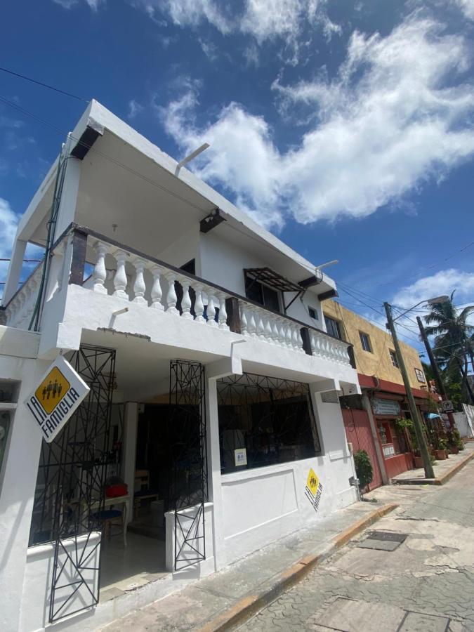 Hotel La Famiglia à Isla Mujeres Extérieur photo