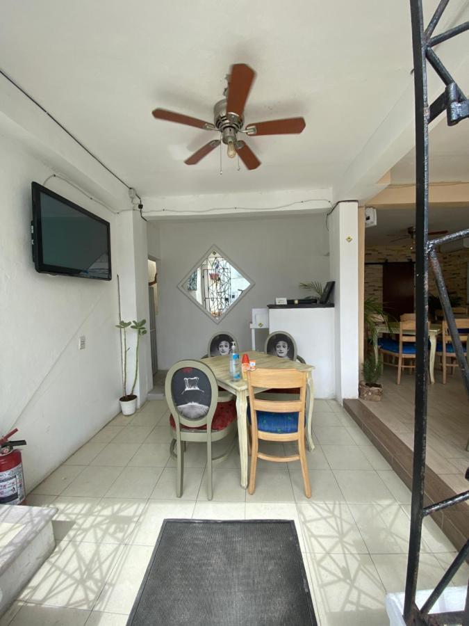 Hotel La Famiglia à Isla Mujeres Extérieur photo